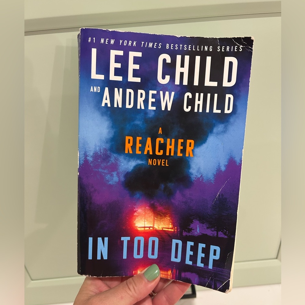 📚 In Too Deep by Lee Child & Andrew Child — Reacher Novel (Paperback)